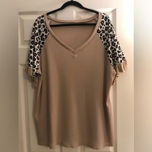 Women’s V-Neck Tan Shirt with Leopard Sleeves Size 3X